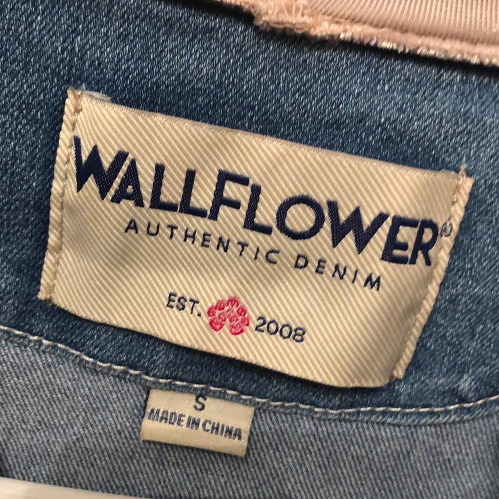 Jean jacket - Picture 2 of 3
